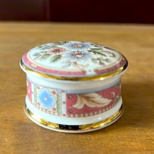 Falcon China,Staffordshire England trinket. Beautiful and in perfect condition.